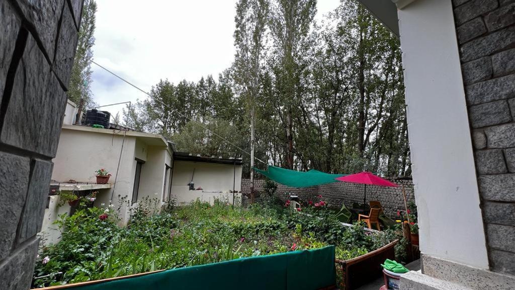 Hidden Leaf Homestay Leh Exterior photo
